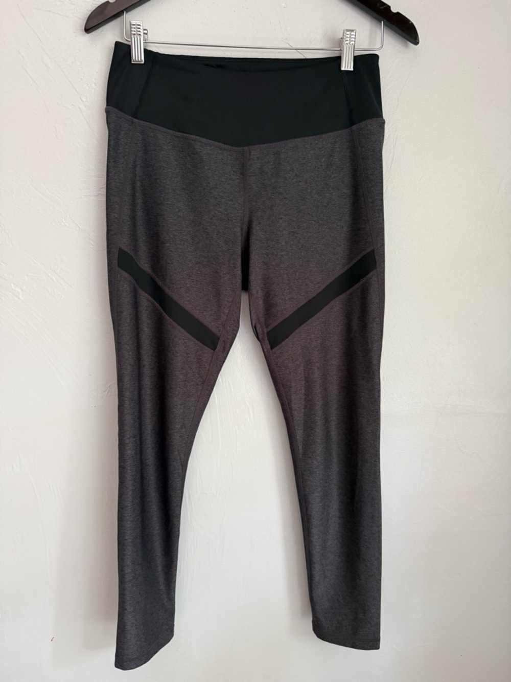 Z By Zella Gray Black Capri Leggings Women’s Medium